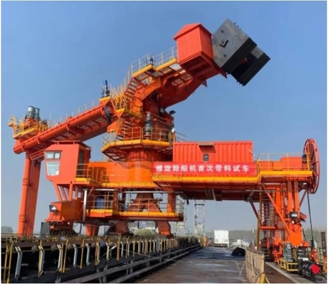 1200t/h স্ক্রু শিপ আনলোডার সমুদ্রবন্দরে প্রয়োগ করা হয়েছে