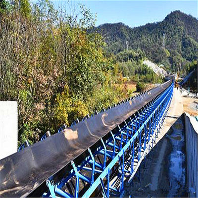 কাস্টমাইজড দীর্ঘ দূরত্ব এবং বক্র বেল্ট পরিবাহক সিস্টেম বাল্ক উপাদান হ্যান্ডলিং জন্য দীর্ঘ পরিবাহক বেল্ট
